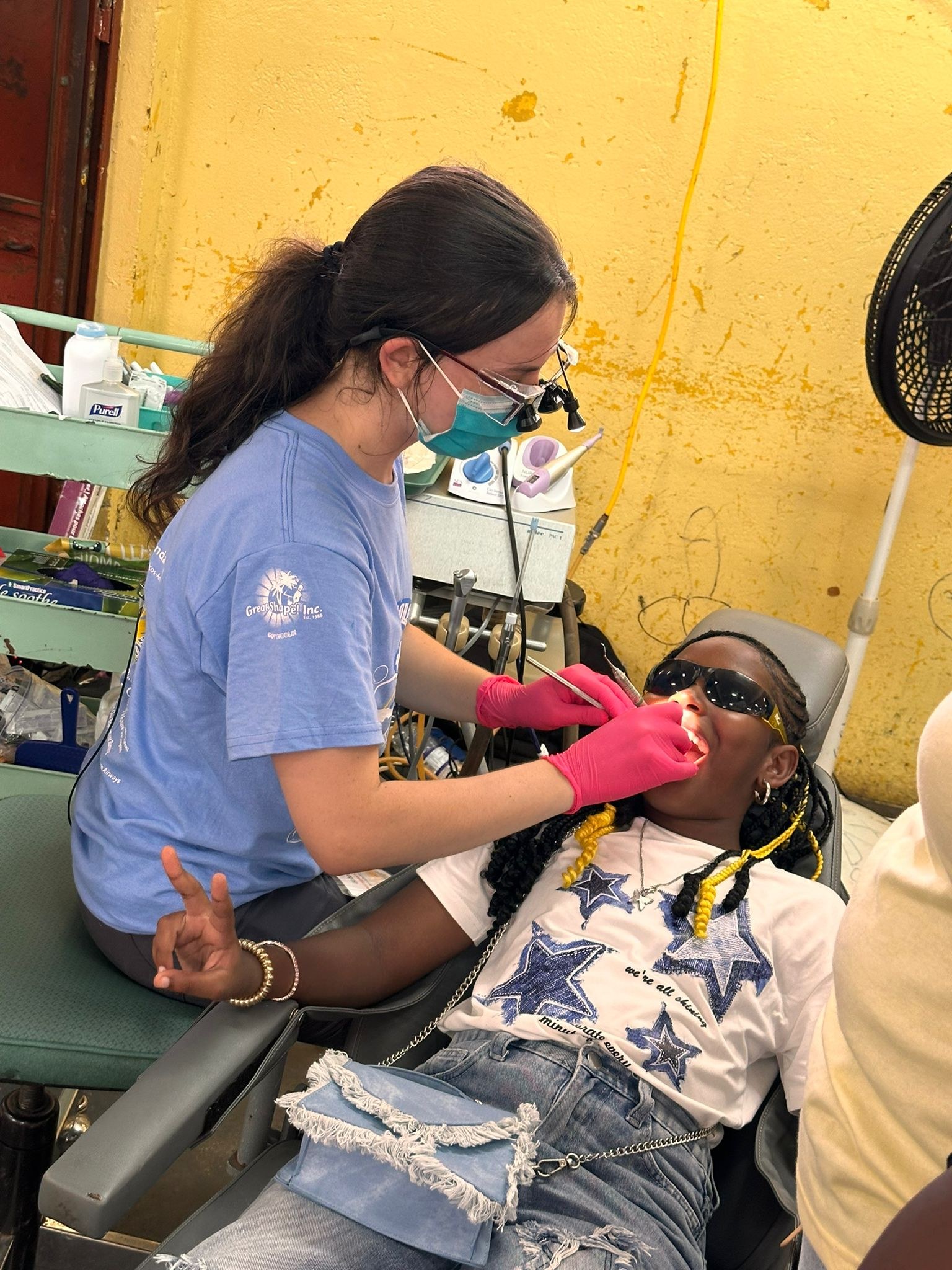 Students providing dental care in Jamaica 4