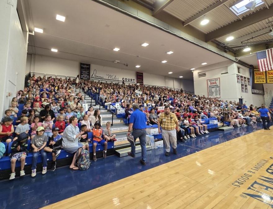 Klamath Cares Klamath Reads