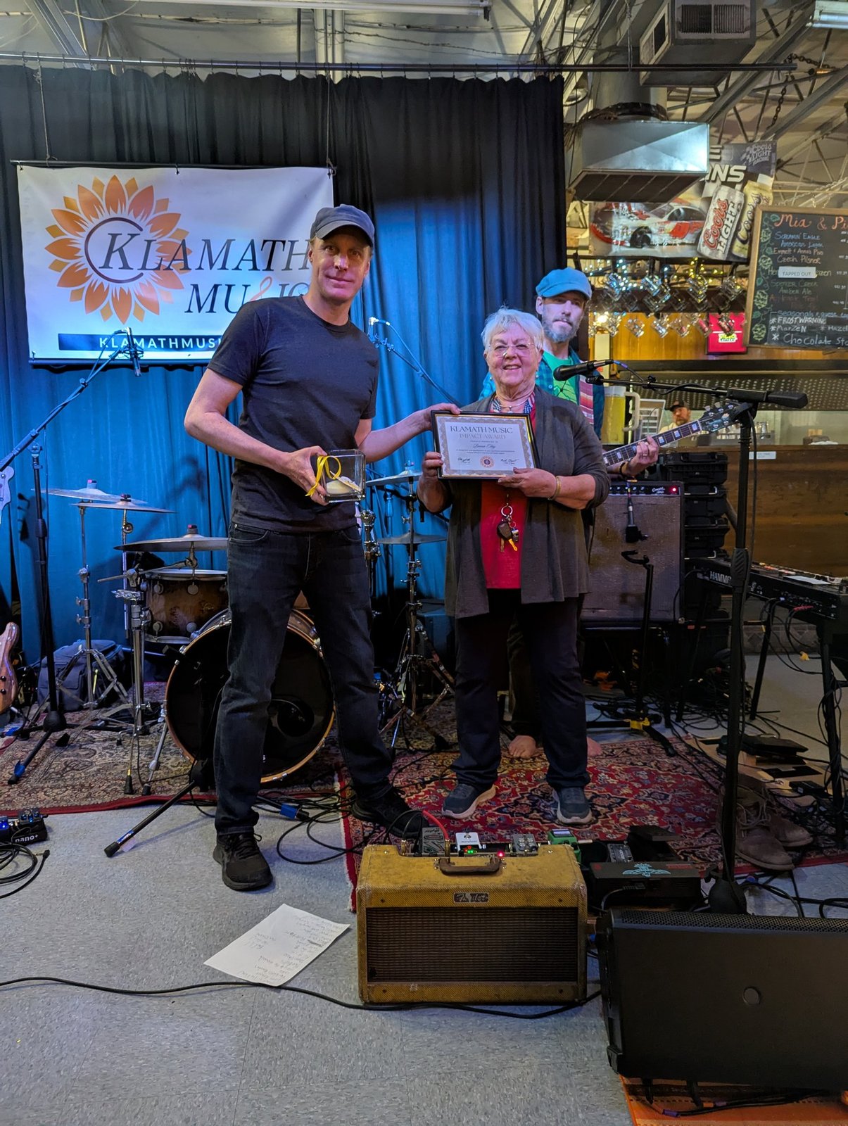 A full room for the Klamath Stage Series